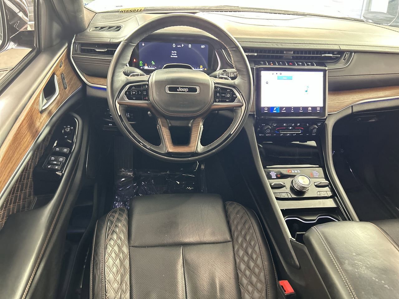 Used 2024 Jeep Grand Cherokee L Summit w/ Advanced Protech Group IV AWD/4WD image 22