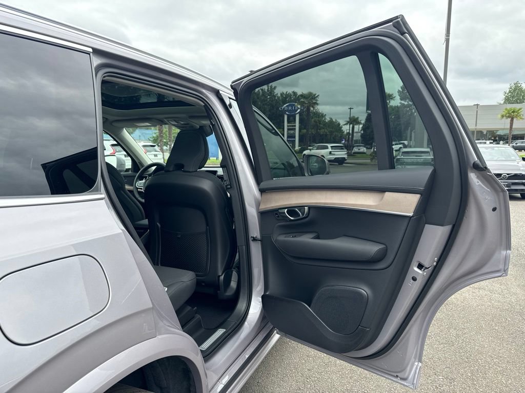 New 2026 Volvo XC90 B6 Plus w/ Protection Package AWD/4WD image 17