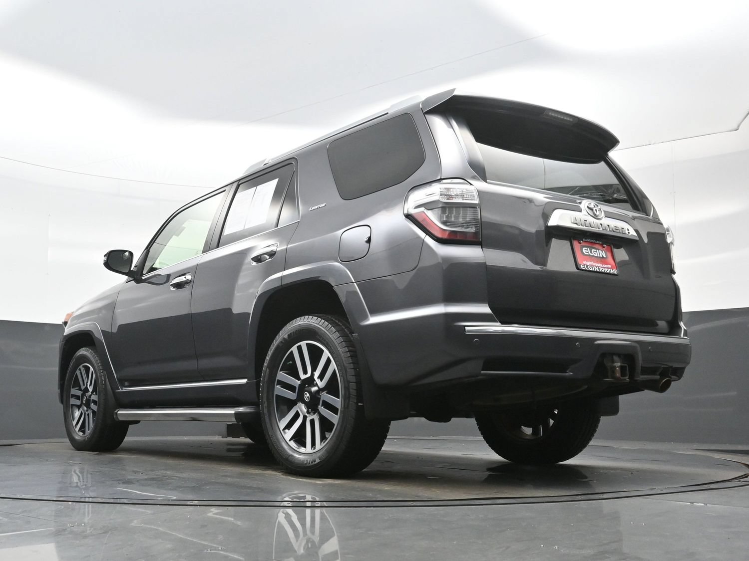 Used 2018 Toyota 4Runner Limited AWD/4WD image 32