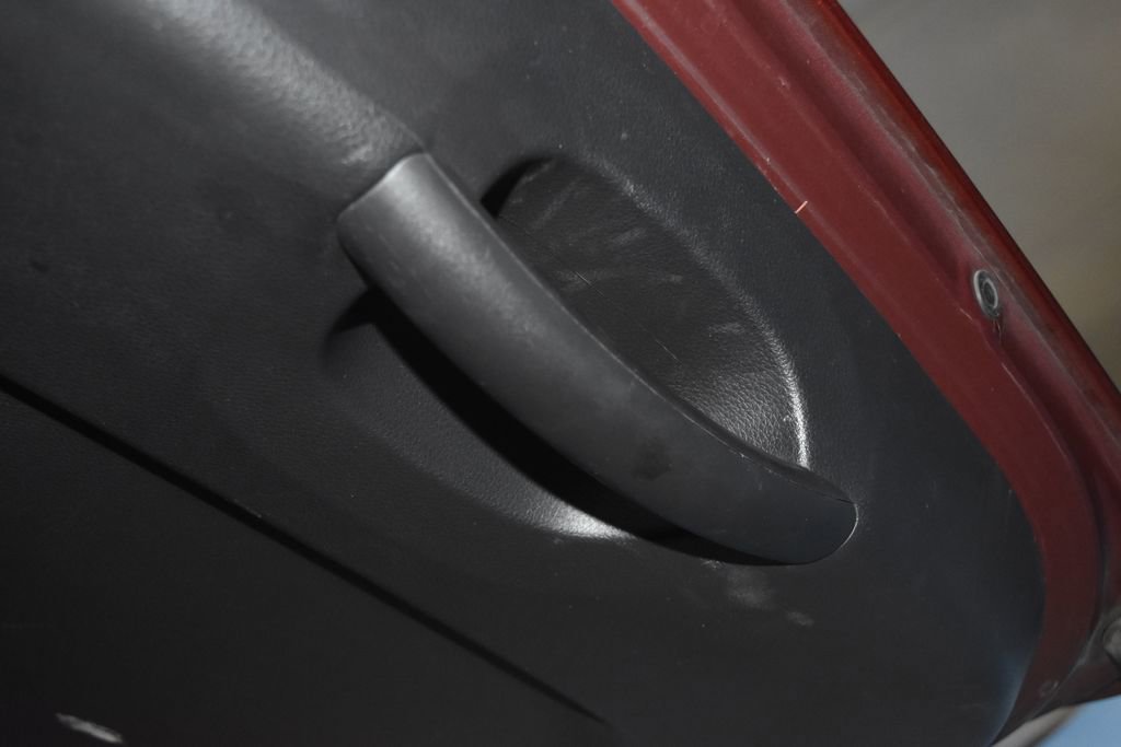 Used 2023 Kia Carnival LX image 36