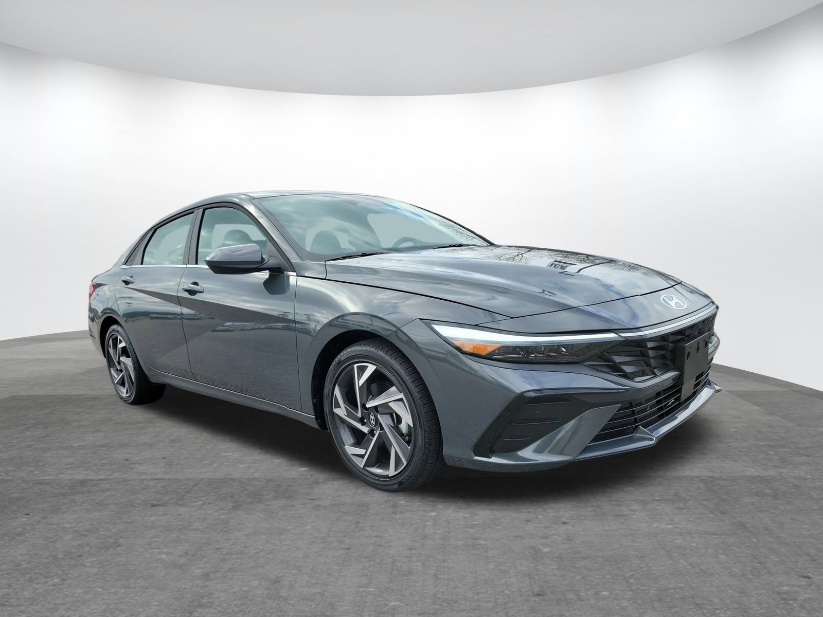 Used 2025 Hyundai Elantra SEL image 23