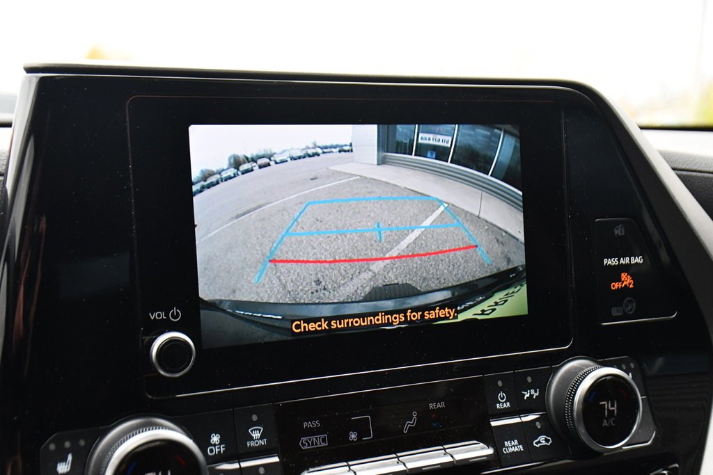 Used 2023 Toyota Highlander XLE image 27