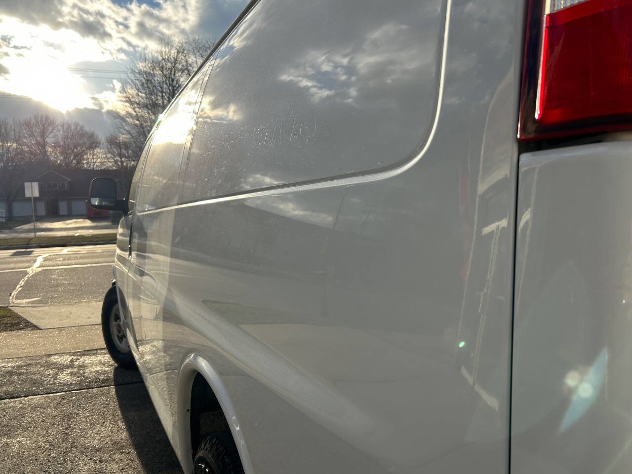 Used 2016 GMC Savana 3500 image 12