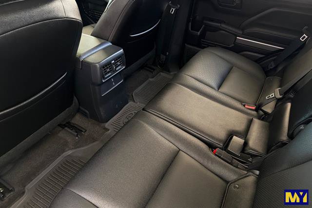 Used 2025 Toyota 4Runner SR5 AWD/4WD image 14