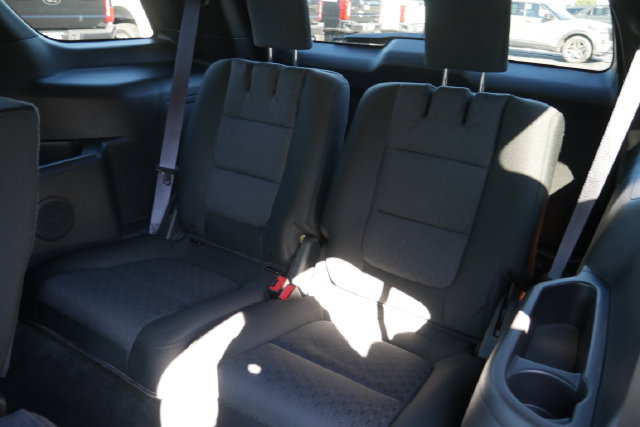 Used 2015 Ford Explorer XLT w/ Equipment Group 201B FWD image 22