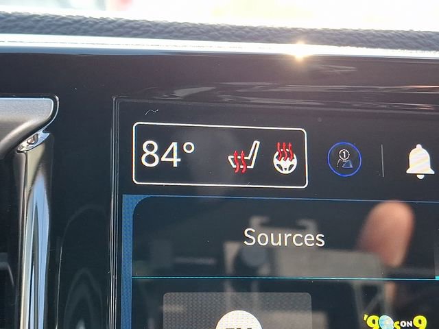 Used 2024 Chrysler Pacifica Touring-L image 23