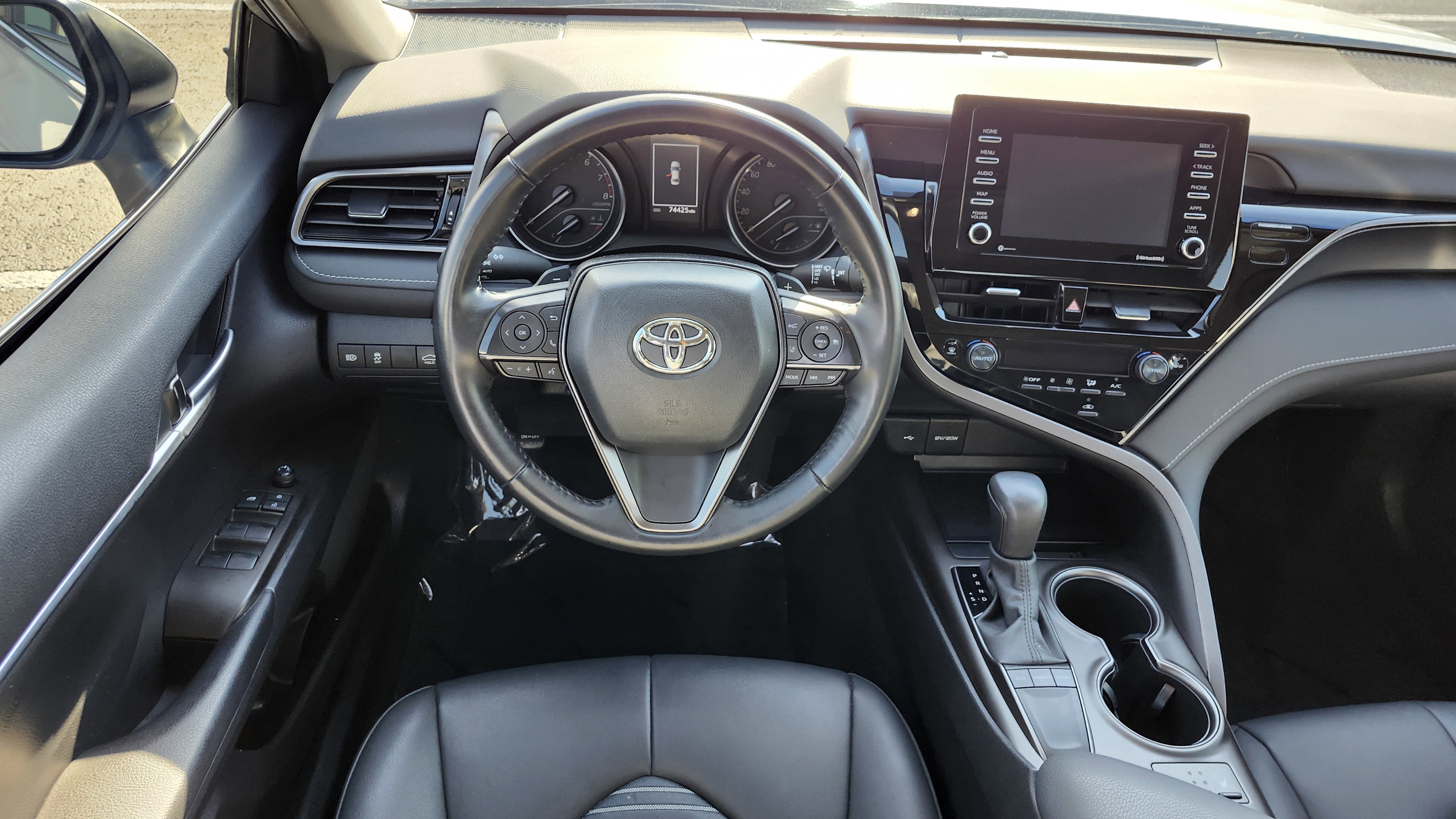 Used 2024 Toyota Camry SE image 19