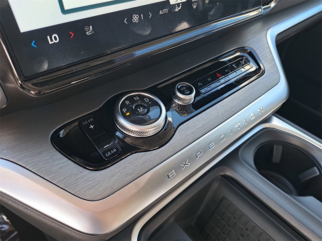 New 2025 Ford Expedition Platinum w/ Driver's Package image 10