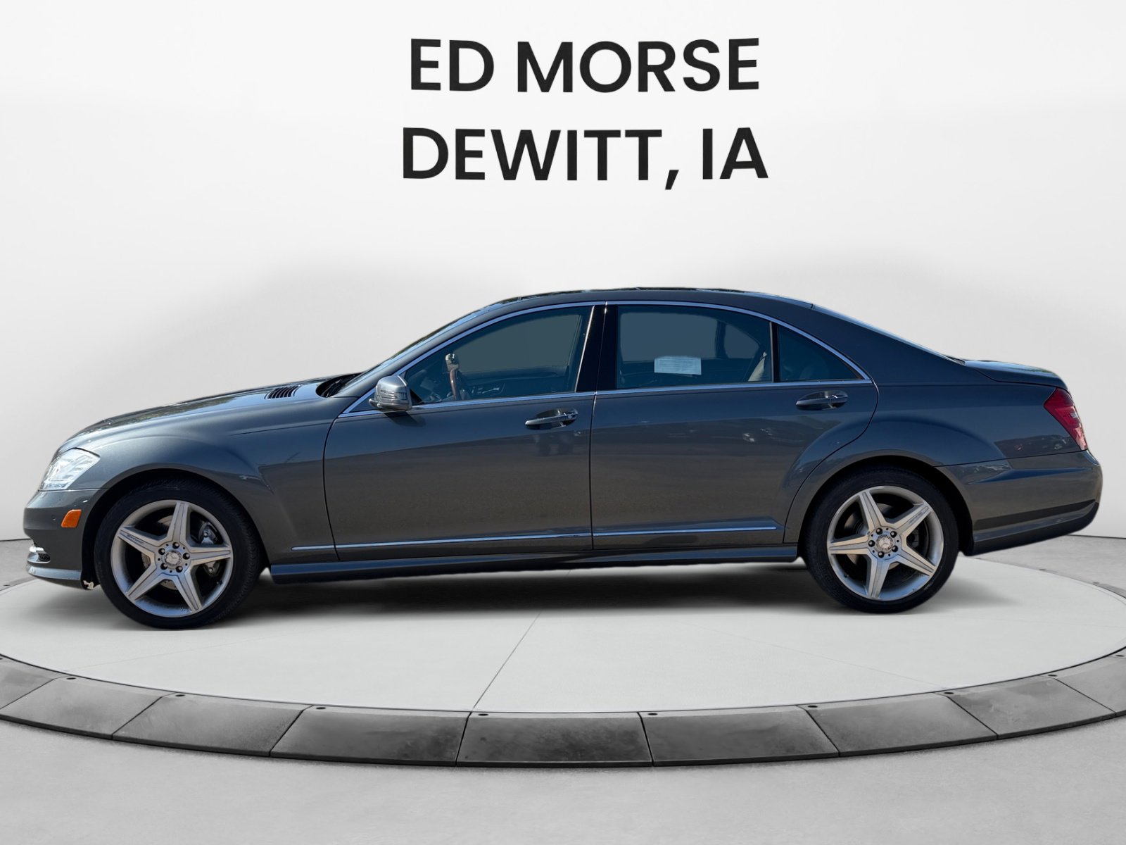 Used 2011 Mercedes-Benz S 550 4MATIC image 2