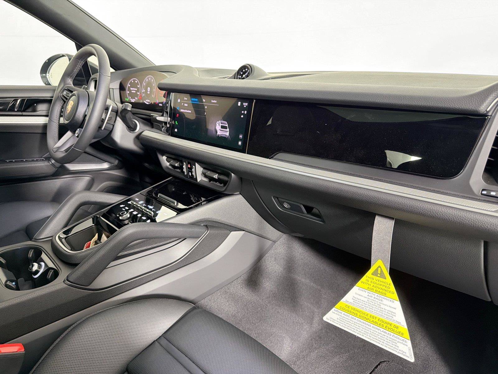 Certified 2025 Porsche Cayenne Coupe AWD/4WD image 29