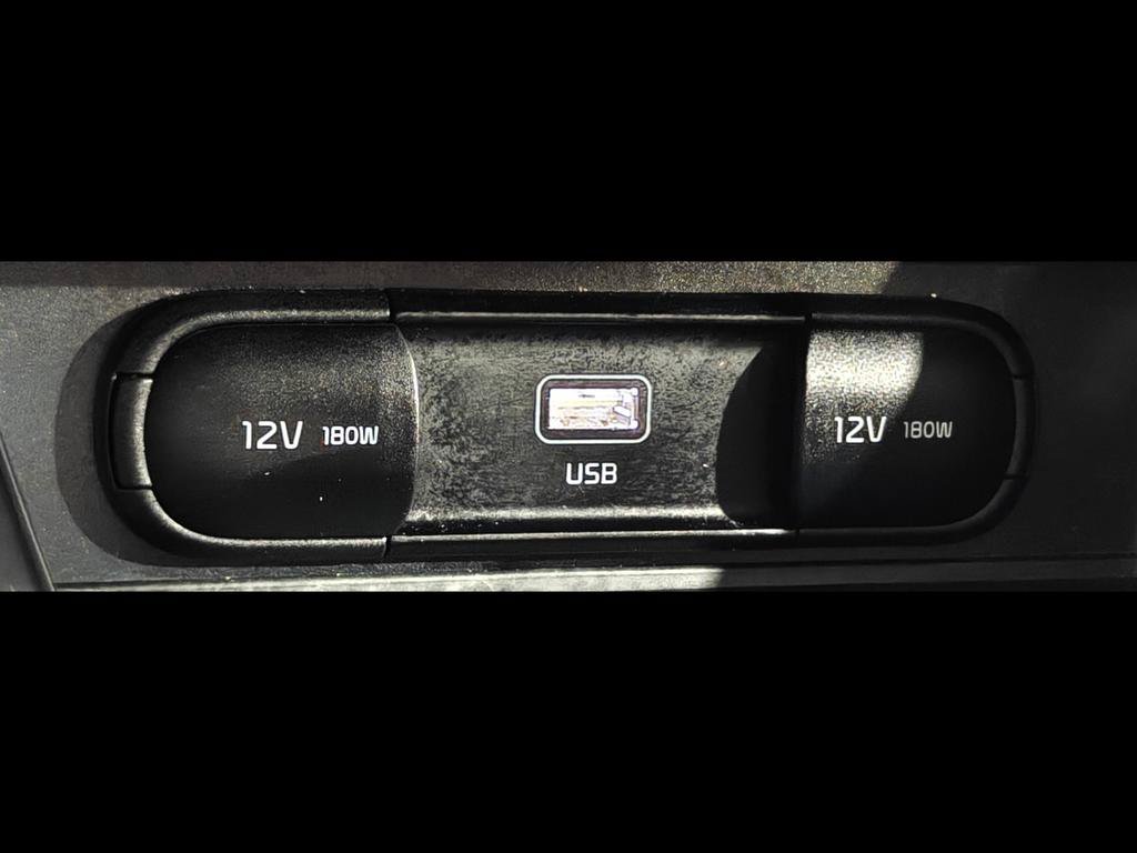 Used 2025 Kia Soul LX w/ LX Technology Package FWD image 35