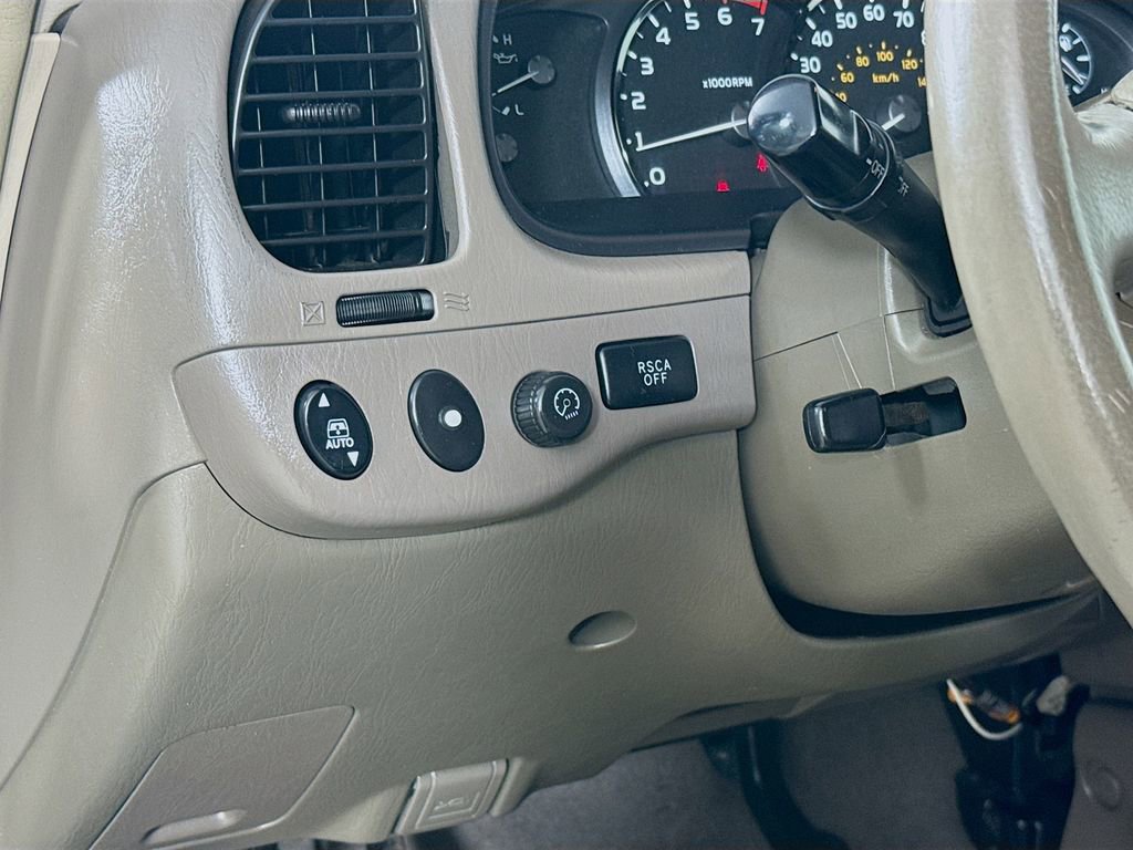 Used 2006 Toyota Sequoia SR5 RWD image 12