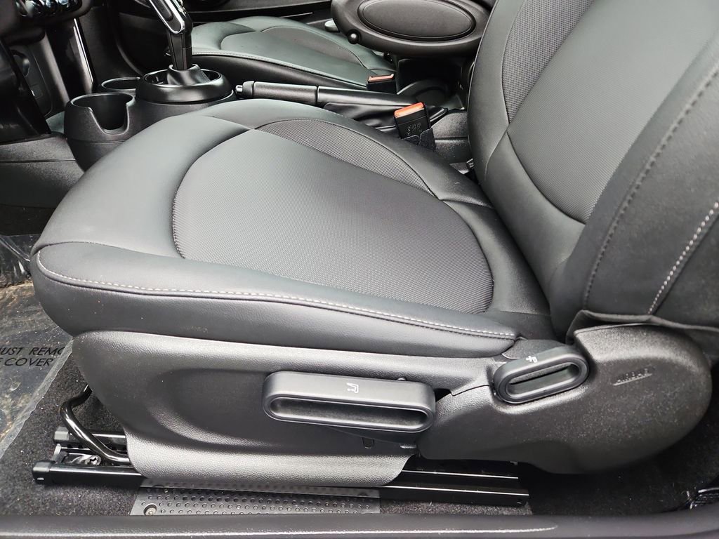 Used 2024 MINI Cooper Convertible image 30