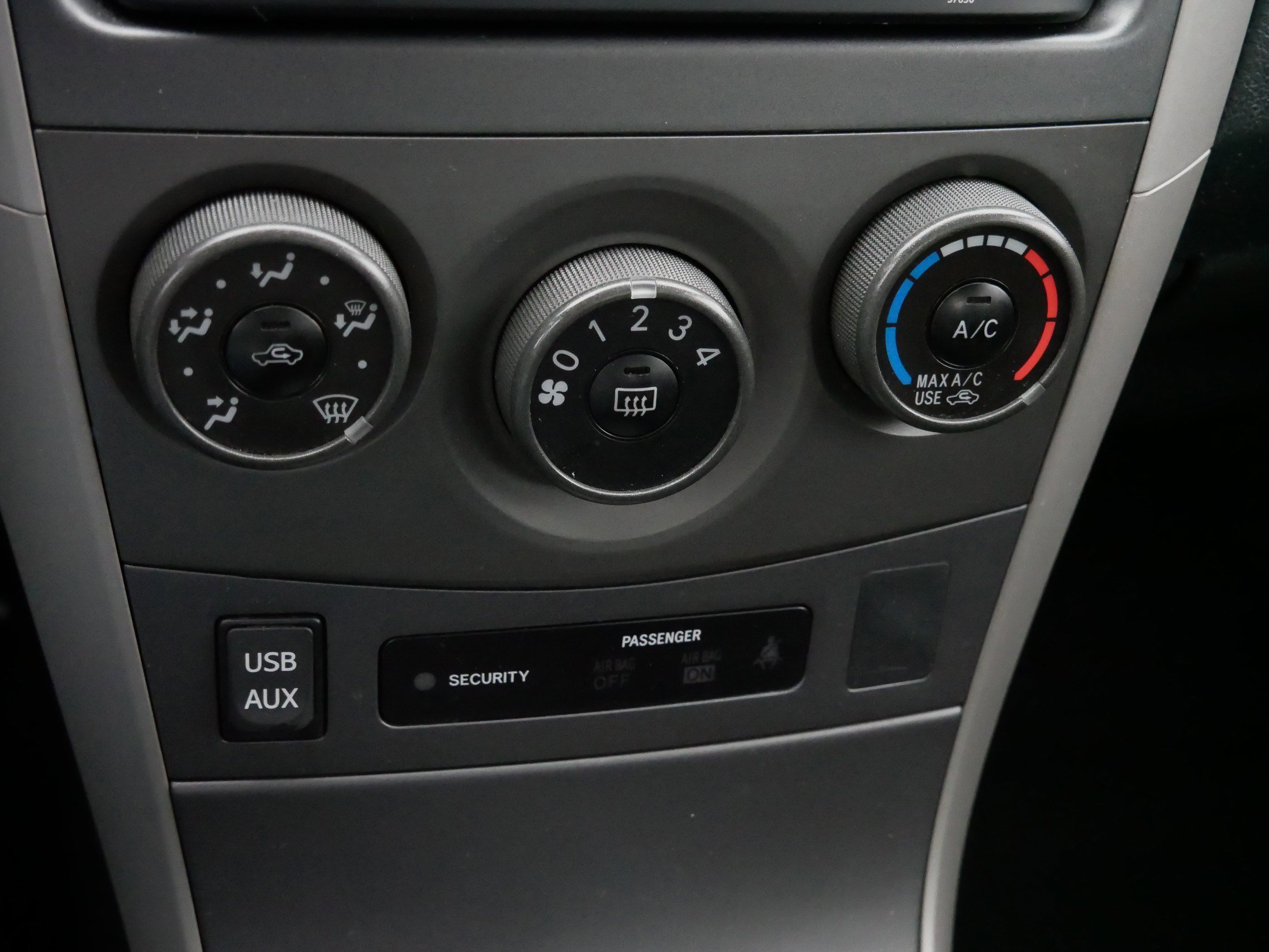 Used 2013 Toyota Corolla S image 23