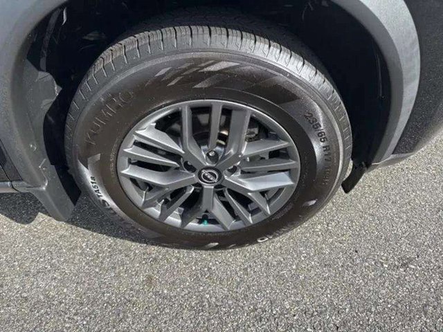 Used 2022 Nissan Rogue S image 26