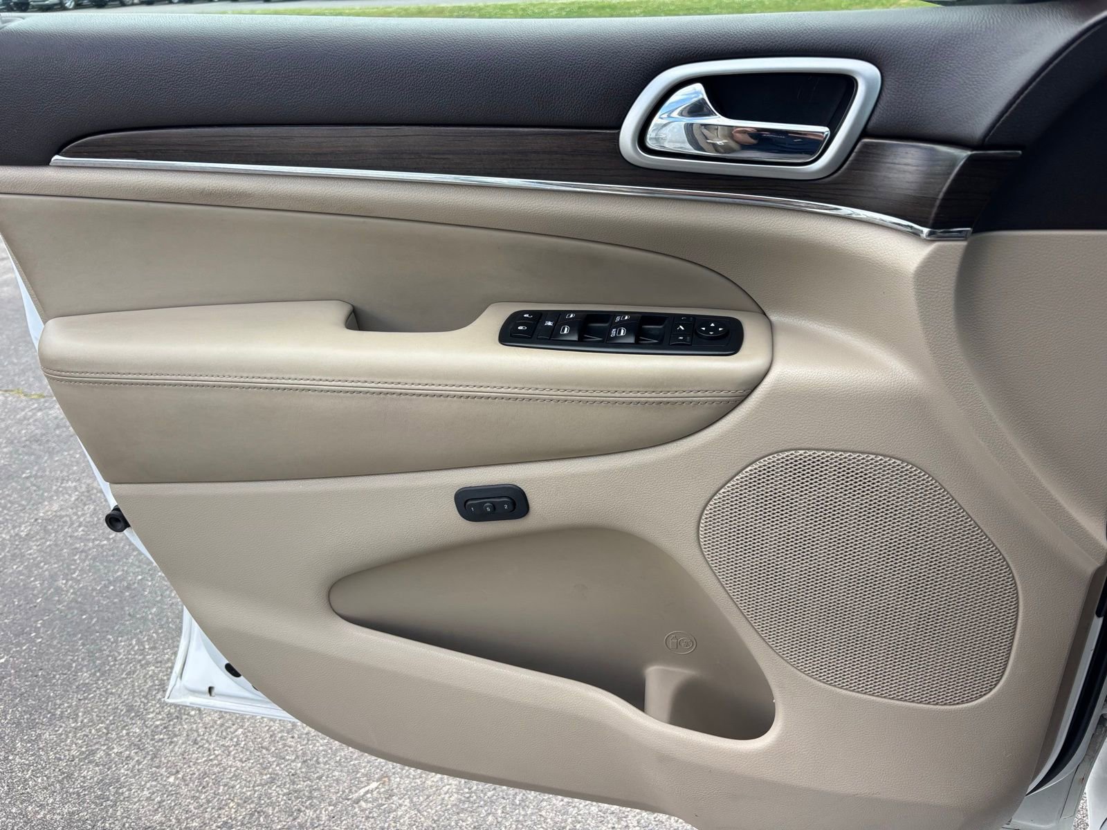 Used 2018 Jeep Grand Cherokee Overland image 19