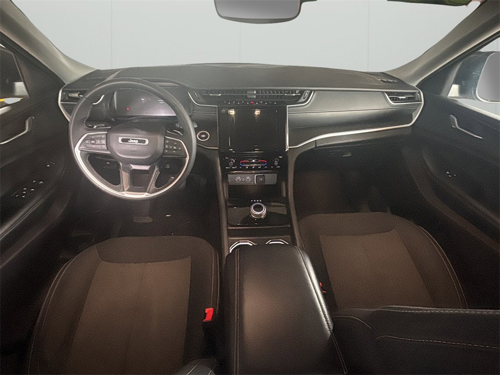 Used 2024 Jeep Grand Cherokee L Laredo image 13