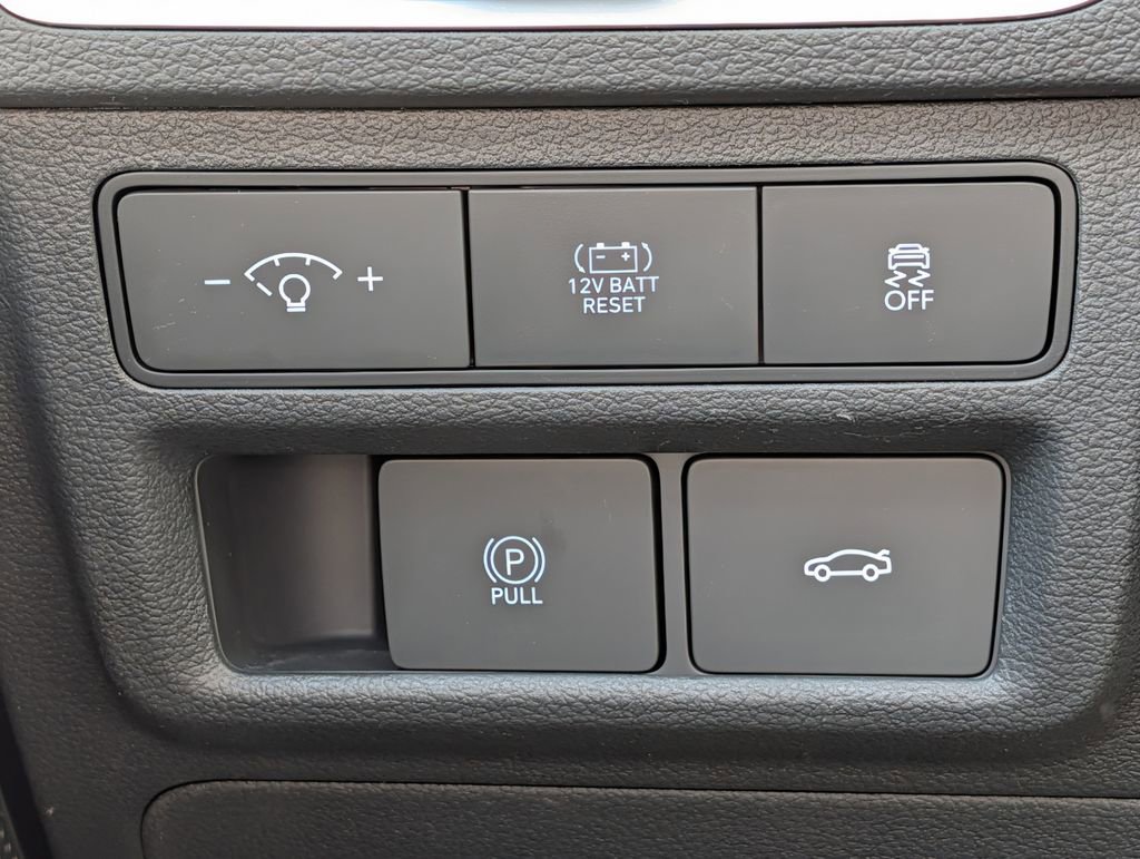 Used 2025 Hyundai Sonata SEL FWD image 31