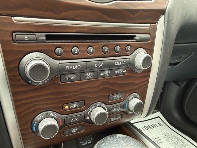 Used 2018 Nissan Pathfinder Platinum w/ Cargo Package image 9