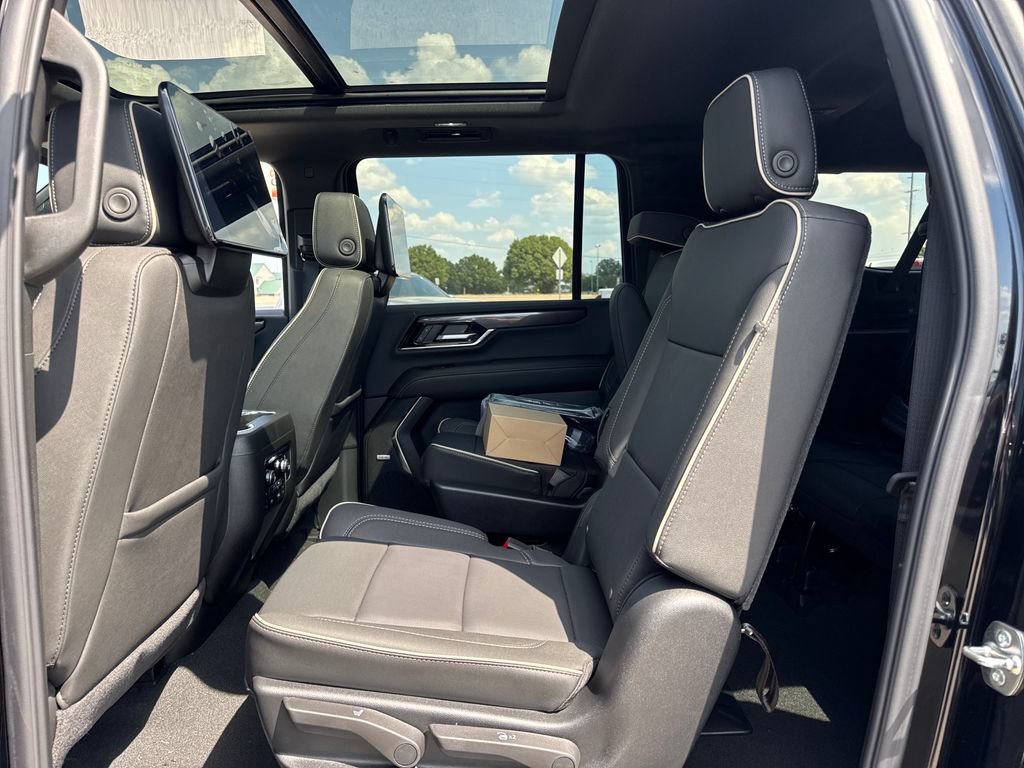 New 2026 GMC Yukon XL Elevation w/ Elevation Premium Package AWD/4WD image 11