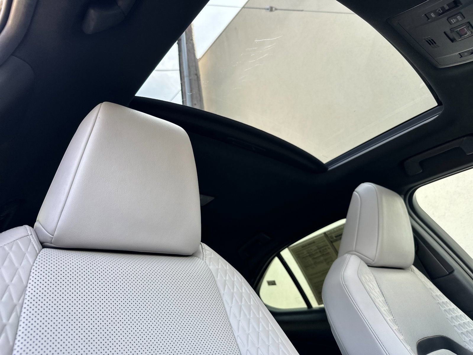 Used 2019 Lexus UX 200 w/ Premium Package image 19