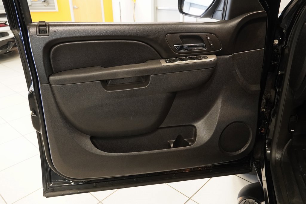 Used 2013 Chevrolet Avalanche LT w/ Suspension Package, Off-Road image 17