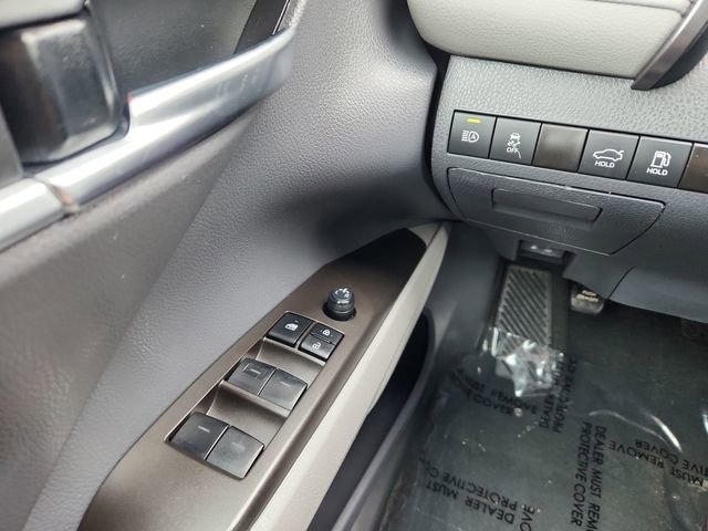 Used 2023 Toyota Camry SE image 32