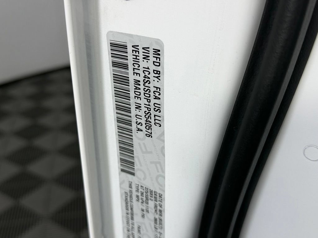 Used 2023 Jeep Wagoneer L Series III w/ Preferred Equipment Group AWD/4WD image 35