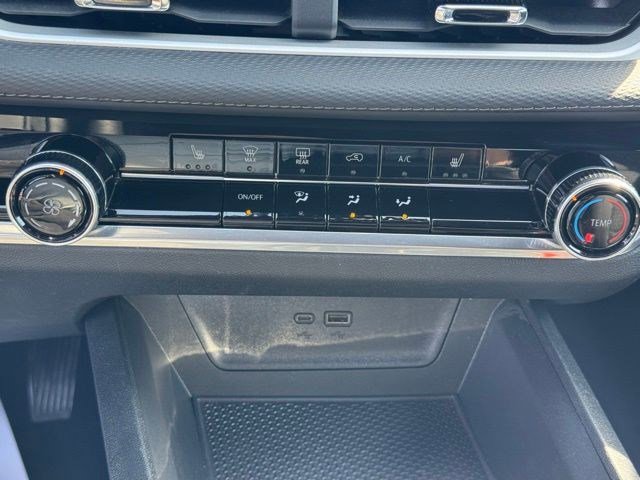 Used 2025 Chevrolet Equinox LT AWD/4WD image 22
