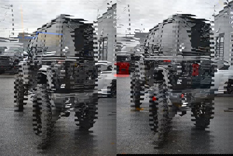 Used 2024 Jeep Wrangler Unlimited Rubicon 392 image 3