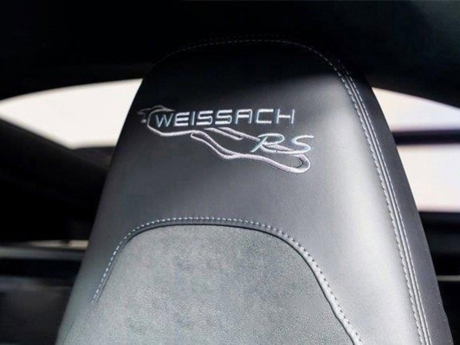 Used 2024 Porsche 718 Cayman GT4 RS RWD image 40