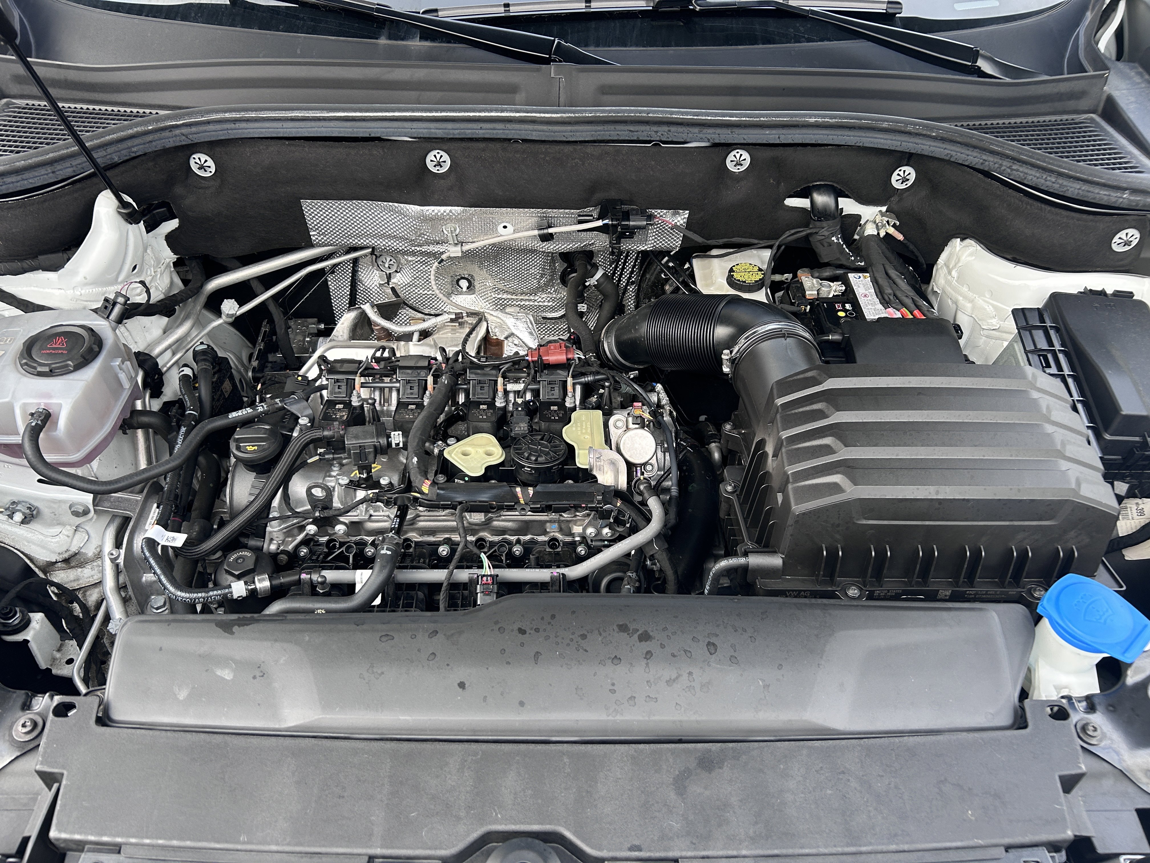 Certified 2024 Volkswagen Atlas Cross Sport SEL Premium R-Line AWD/4WD image 9