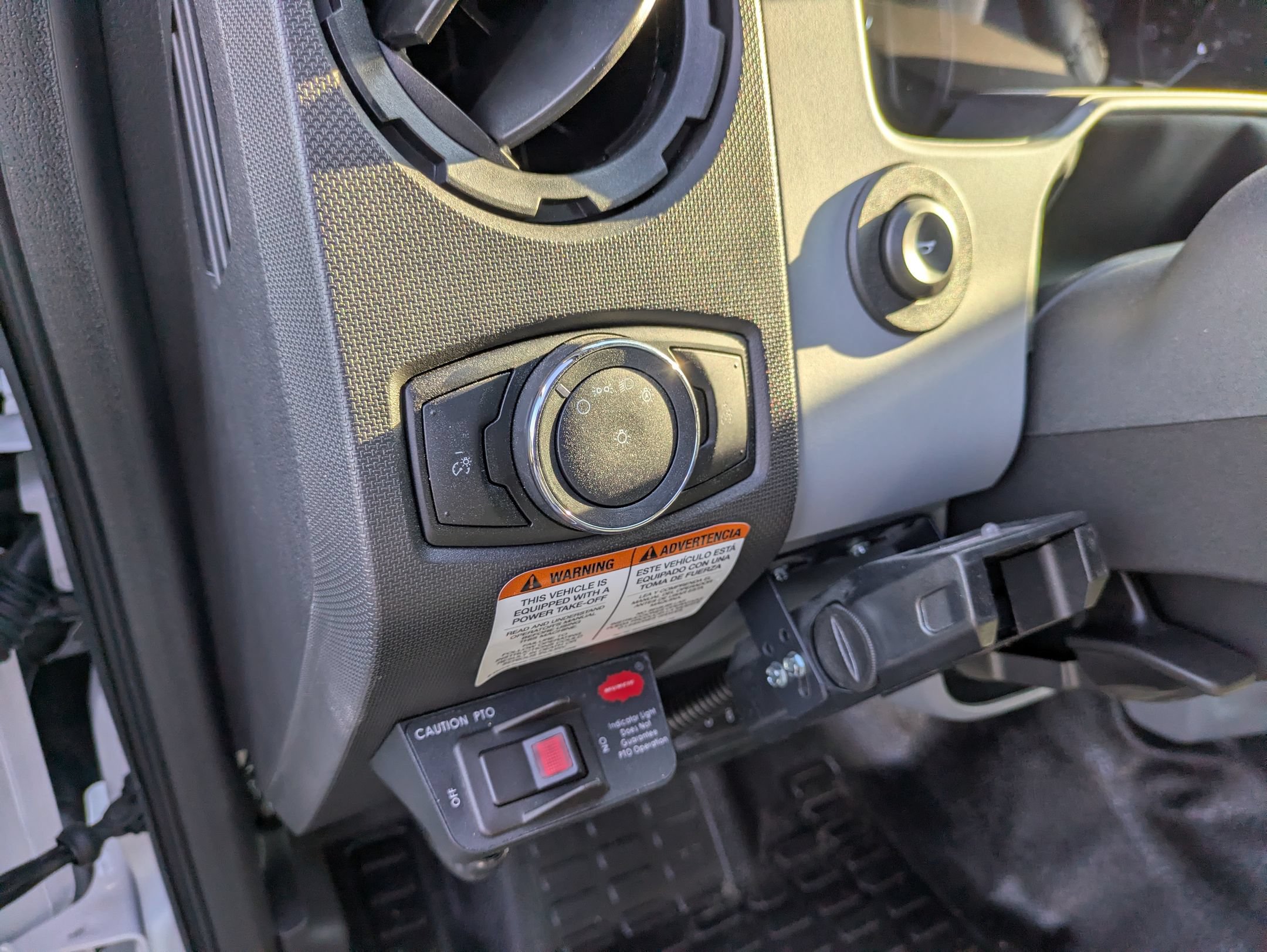 New 2027 Ford F750 2WD Regular Cab Super Duty image 18
