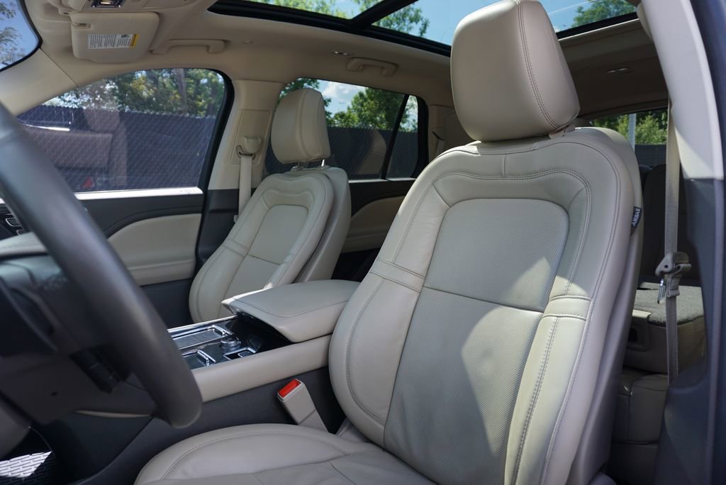 Used 2023 Lincoln Aviator Reserve w/ Equipment Group 201A AWD/4WD image 11