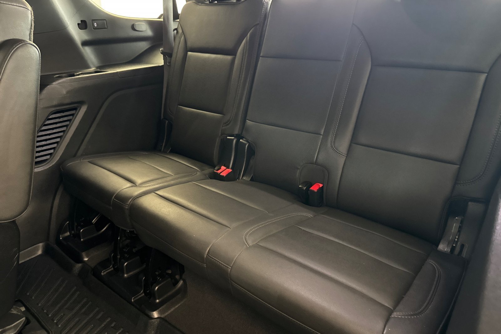 Used 2024 Chevrolet Tahoe Z71 w/ Z71 Off-Road Package AWD/4WD image 14