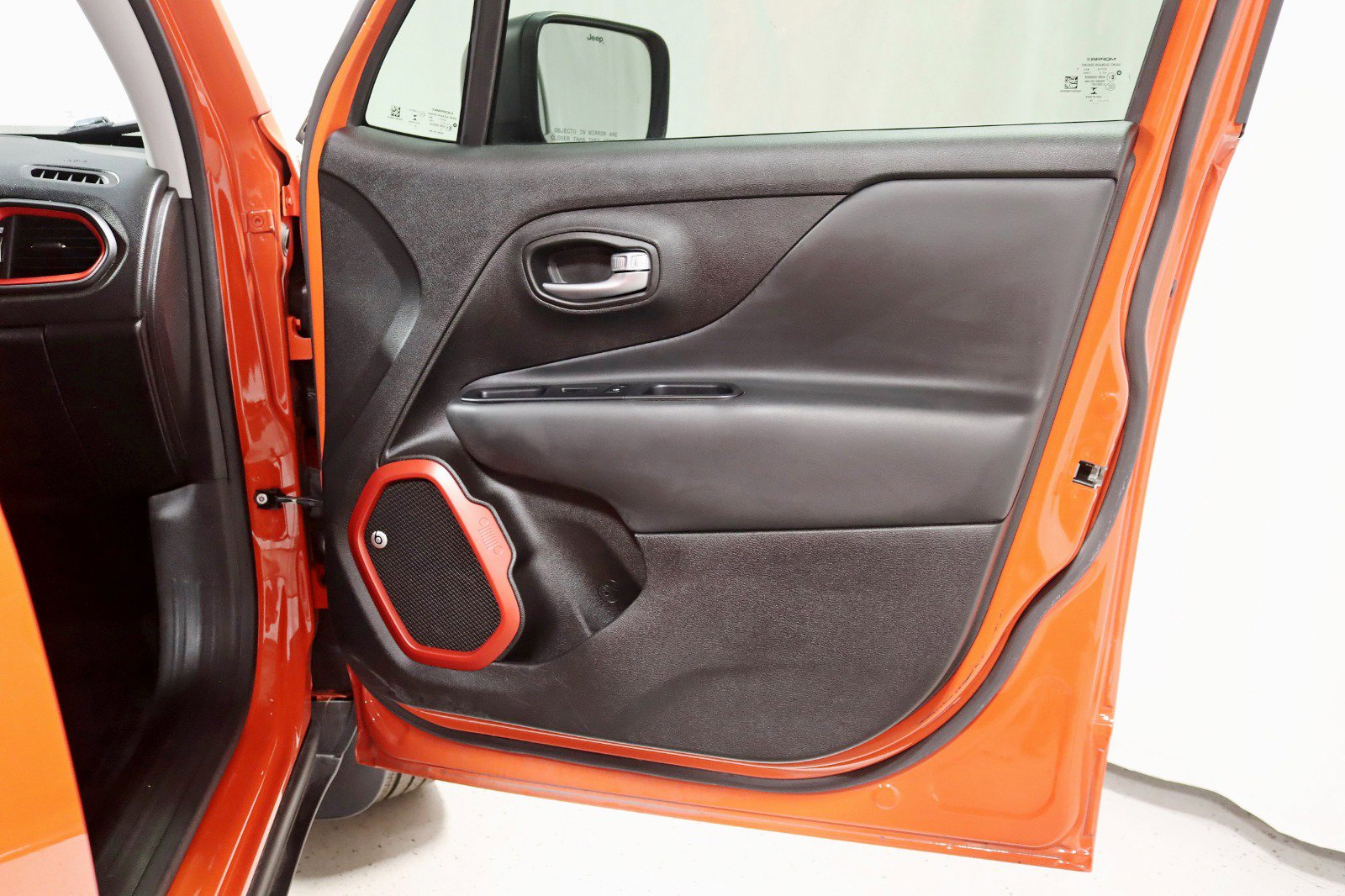 Used 2019 Jeep Renegade Trailhawk AWD/4WD image 34