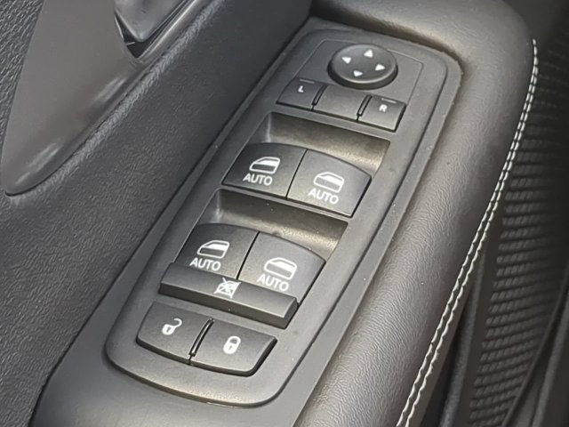 New 2026 Chrysler Pacifica Select FWD image 29