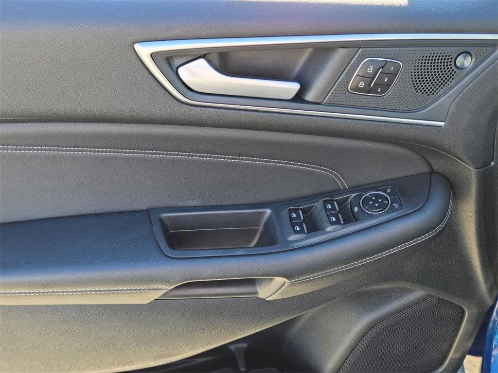 Used 2024 Ford Edge Titanium image 22