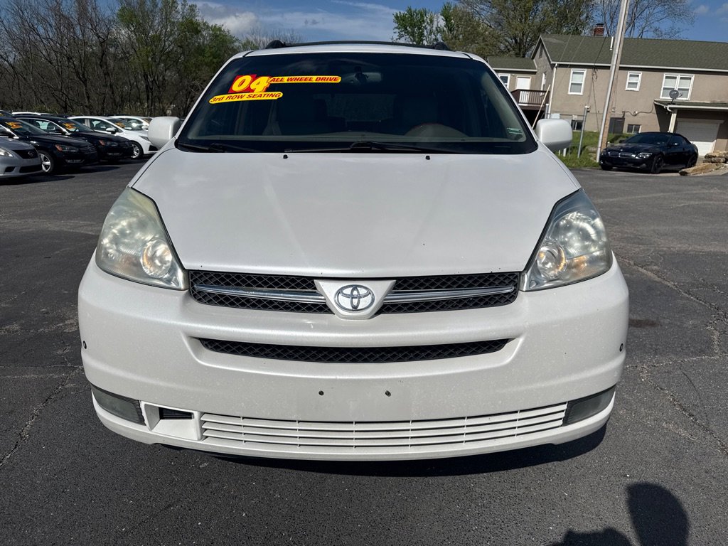 Used 2004 Toyota Sienna XLE AWD/4WD image 3