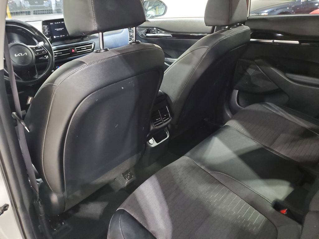 Used 2023 Kia Seltos S FWD image 32