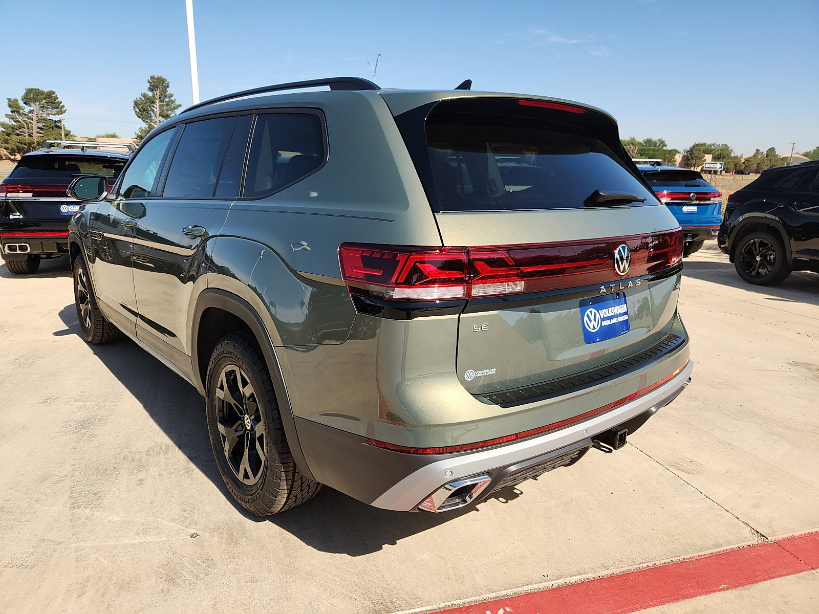 New 2026 Volkswagen Atlas Peak Edition AWD/4WD image 5