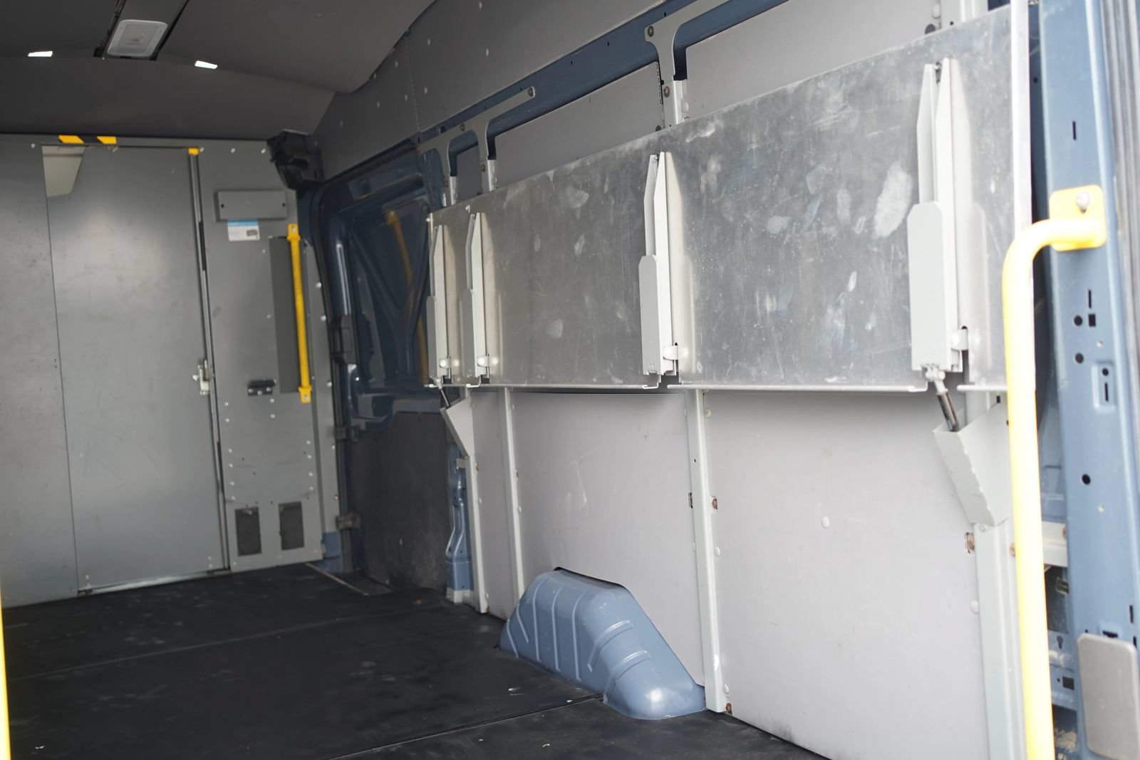 Used 2020 Ford Transit 250 148 High Roof Extended RWD image 12