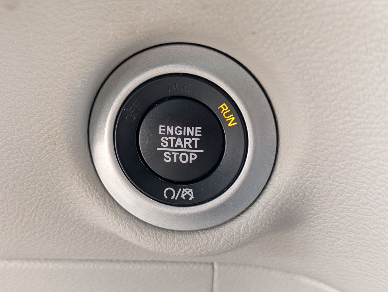 Used 2023 Chrysler Pacifica Touring-L FWD image 18