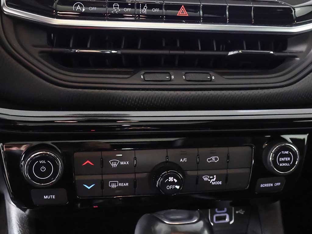 Used 2022 Jeep Compass Altitude w/ Sun and Sound Group image 46