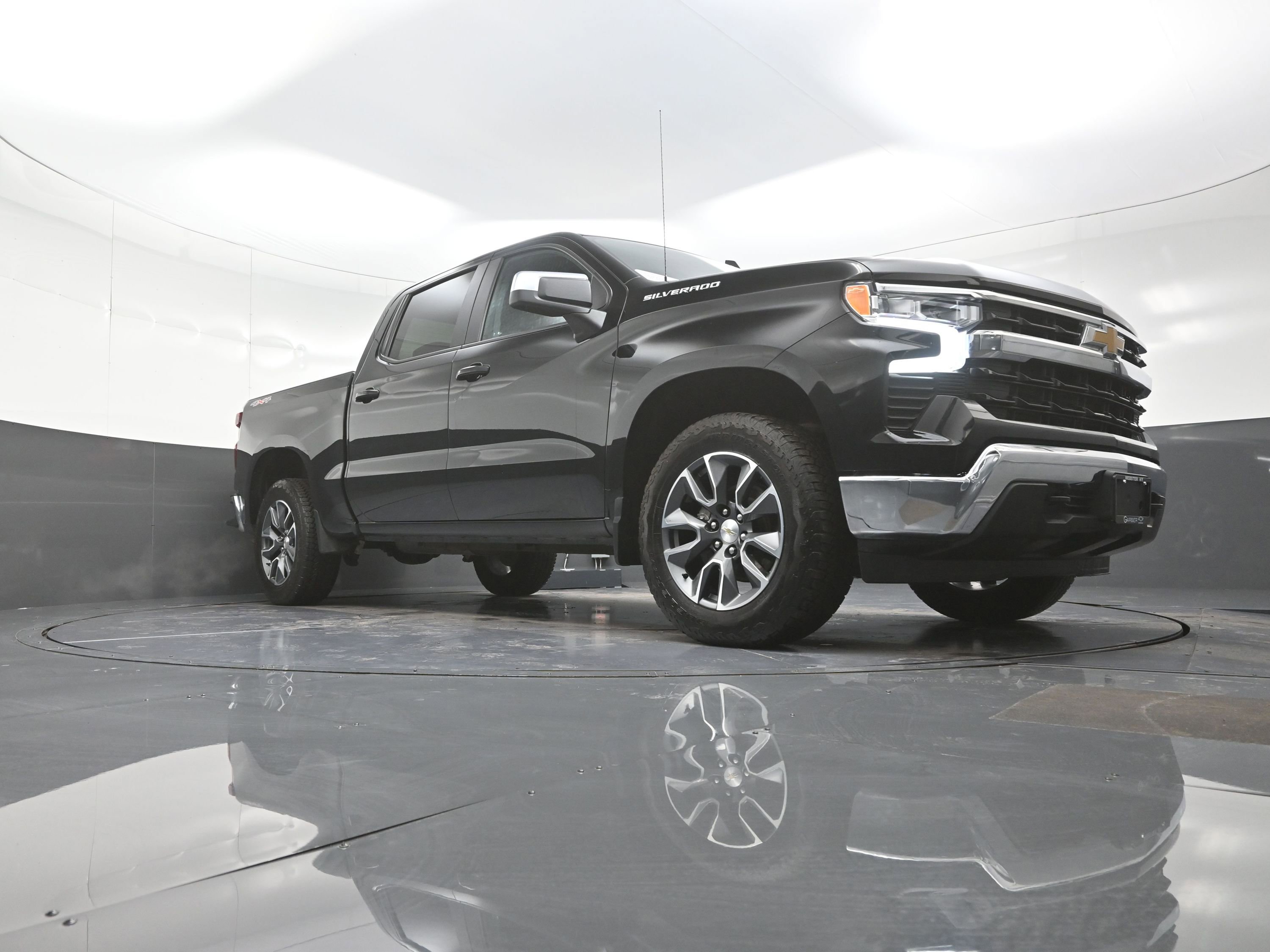 Used 2023 Chevrolet Silverado 1500 LT image 9