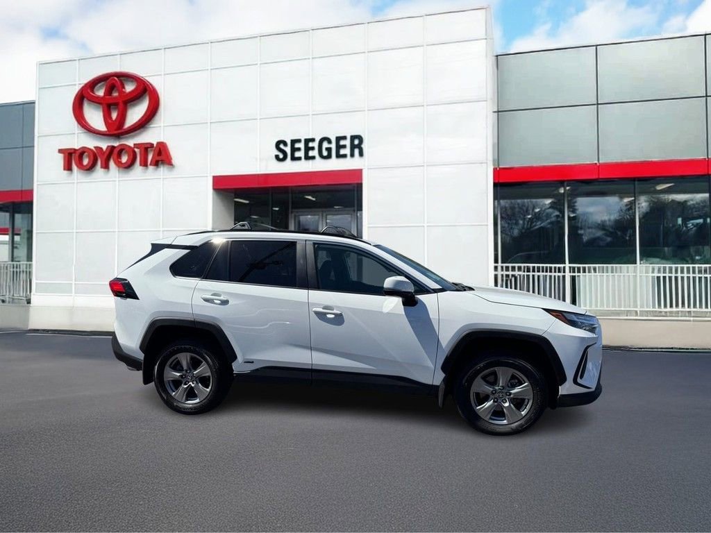 Used 2025 Toyota RAV4 XLE AWD/4WD video 2