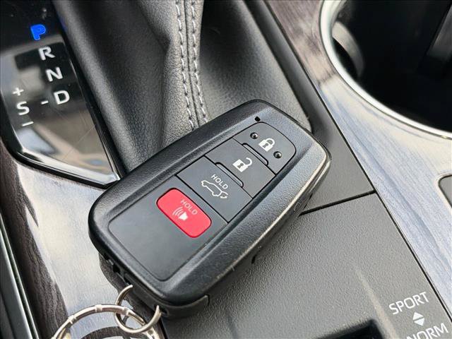 Used 2023 Toyota Highlander Limited AWD/4WD image 33