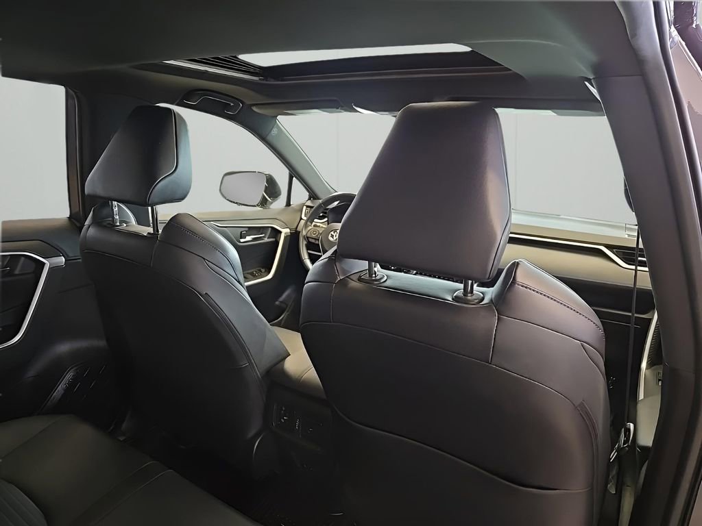 Used 2022 Toyota RAV4 XSE w/ XSE Grade Weather Package image 18