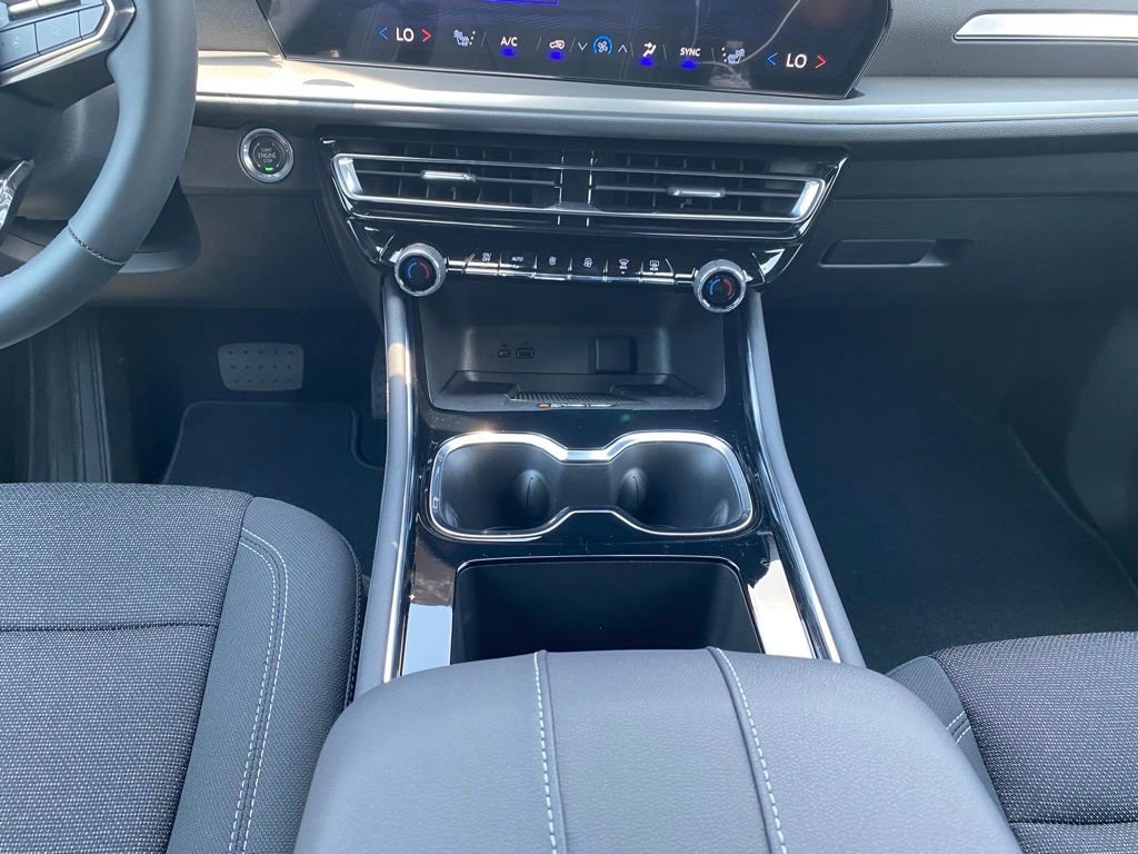 New 2025 Chevrolet Traverse LT w/ Driver Confidence Package image 15