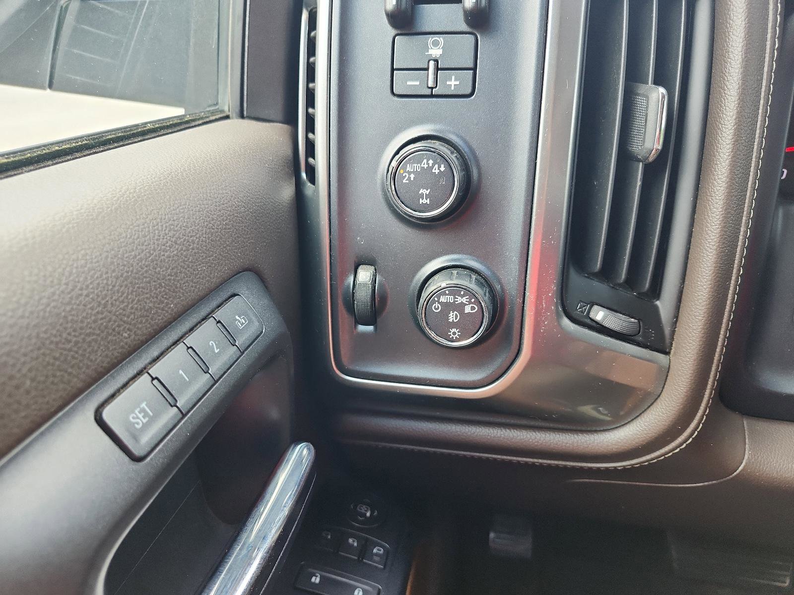 Used 2017 Chevrolet Silverado 1500 LTZ AWD/4WD image 22